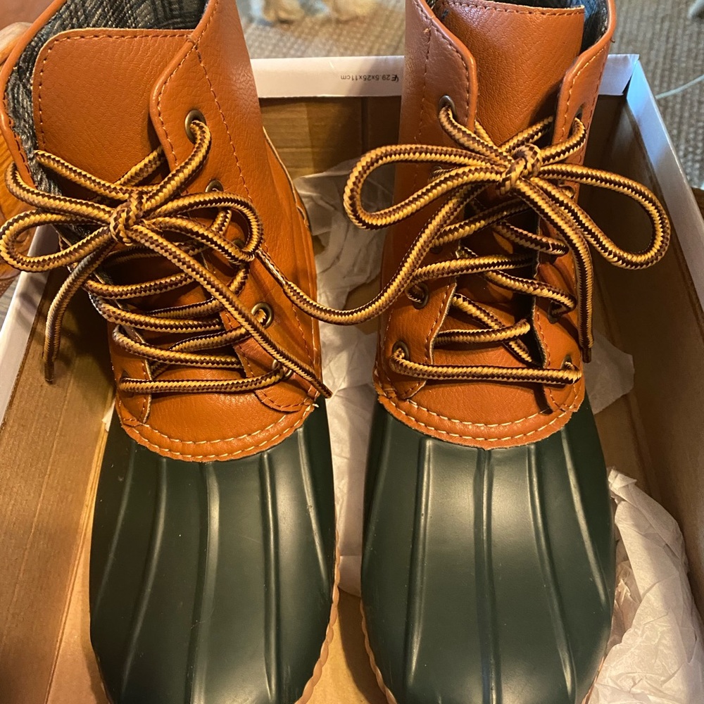 Size 9 “duck boots”  Perfect condition !! Dark green and tan